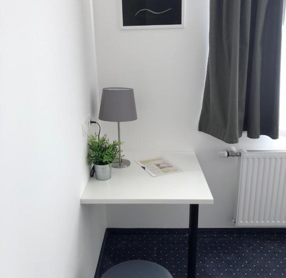 اتاق سوپریور یک تخته, Pension Tennisweber