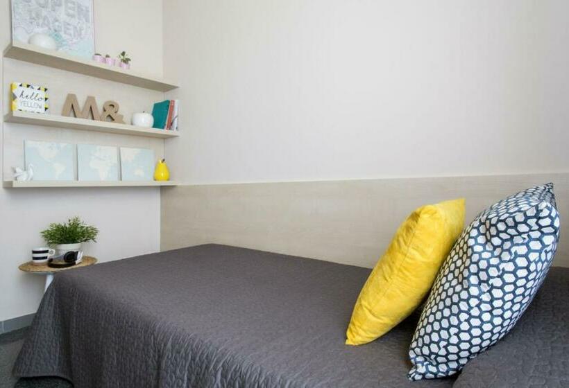 إستوديو قياسى, Residencia Universitaria Damia Bonet