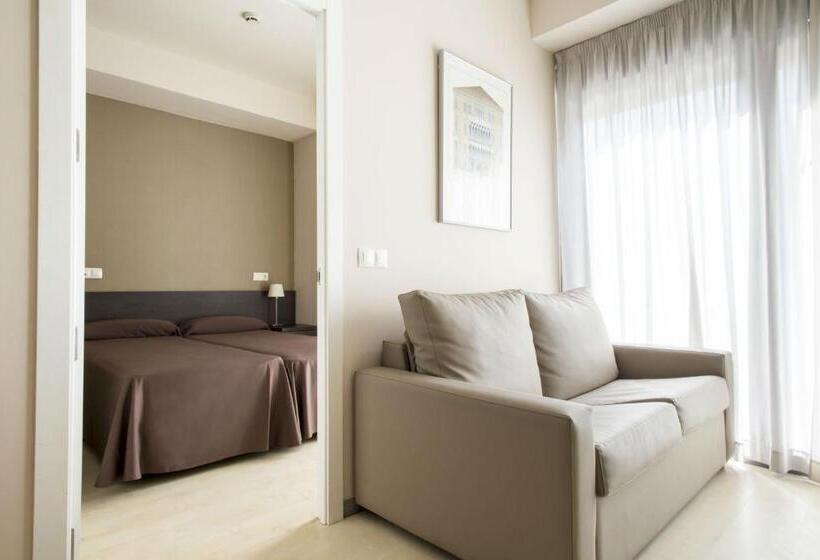 إستديو عائلى, Residencia Universitaria Damia Bonet