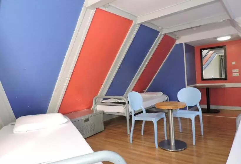 スタンダードルーム, The White Tulip Hostel
