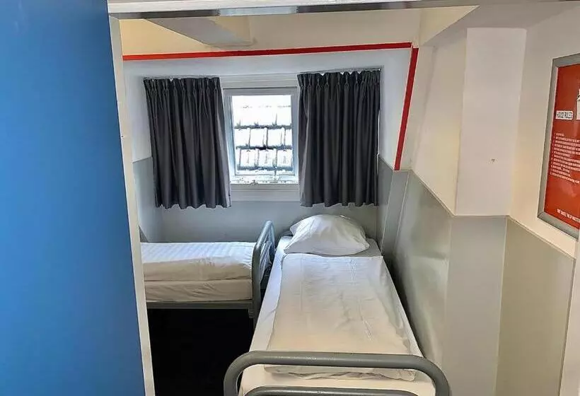 スタンダードルーム、2段ベッド共用バスルーム, The White Tulip Hostel