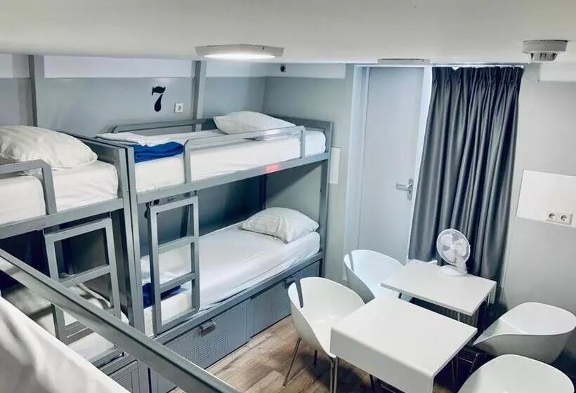 バス共有のスタンダードルーム, The White Tulip Hostel