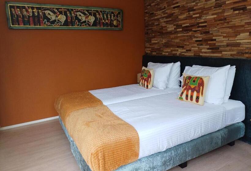 デラックスルーム, East Meets West Bed And Breakfast