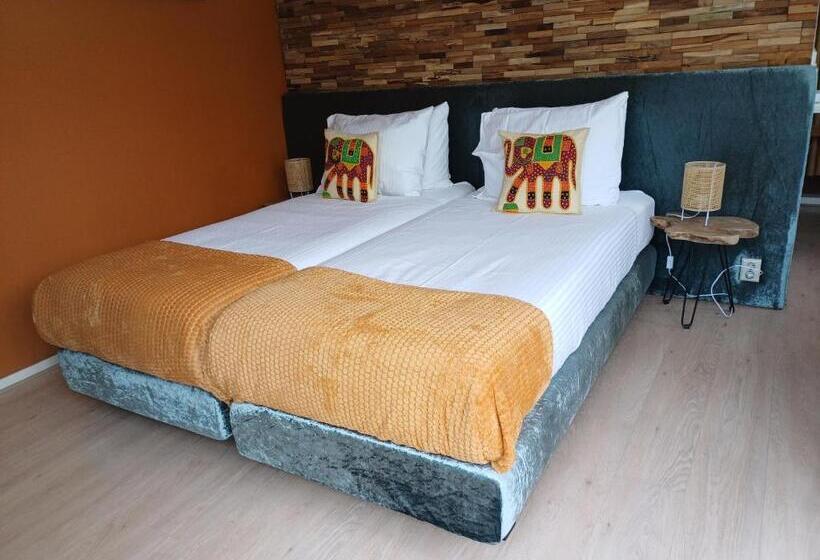 デラックスルーム, East Meets West Bed And Breakfast