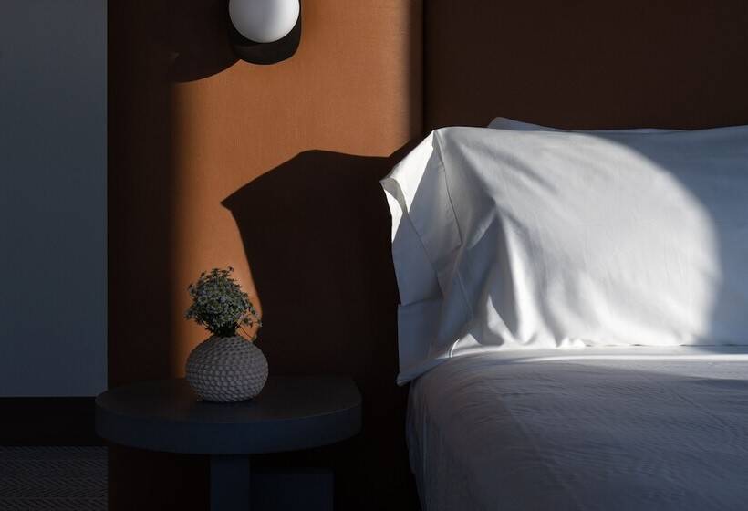 اتاق دلوکس مخصوص معلولین, Marcel New Haven, Tapestry Collection By Hilton