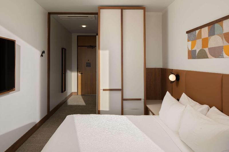 اتاق استاندارد با تخت بزرگ, Marcel New Haven, Tapestry Collection By Hilton