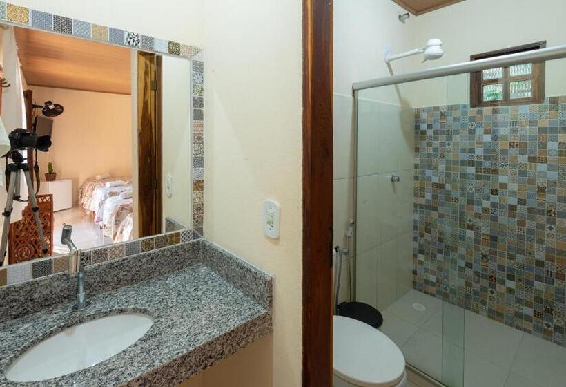 חדר לארבעה סטנדרטי עם מרפסת, Pousada Aconchego