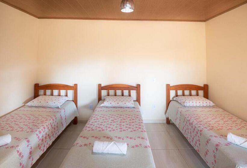 חדר סטנדרט לשלושה עם מרפסת, Pousada Aconchego