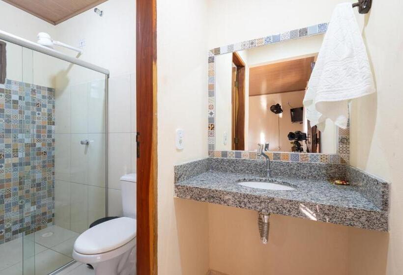 חדר סטנדרט לשלושה עם מרפסת, Pousada Aconchego