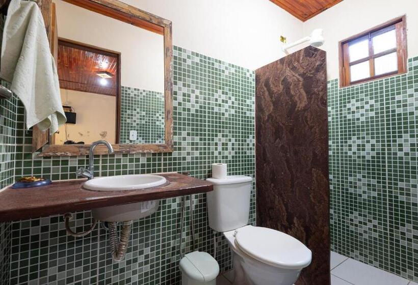 חדר לארבעה סטנדרטי עם נוף לגינה, Pousada Aconchego