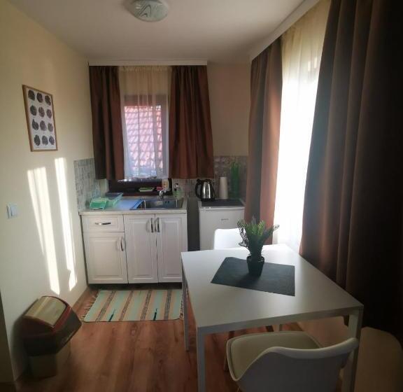 חדר דלוקס נוף לים, Damaris