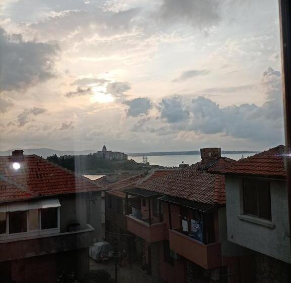 חדר דלוקס נוף לים, Damaris