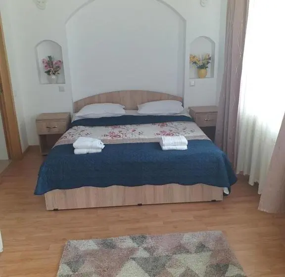 Perhehuone, Miraj