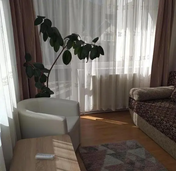 Perhehuone, Miraj