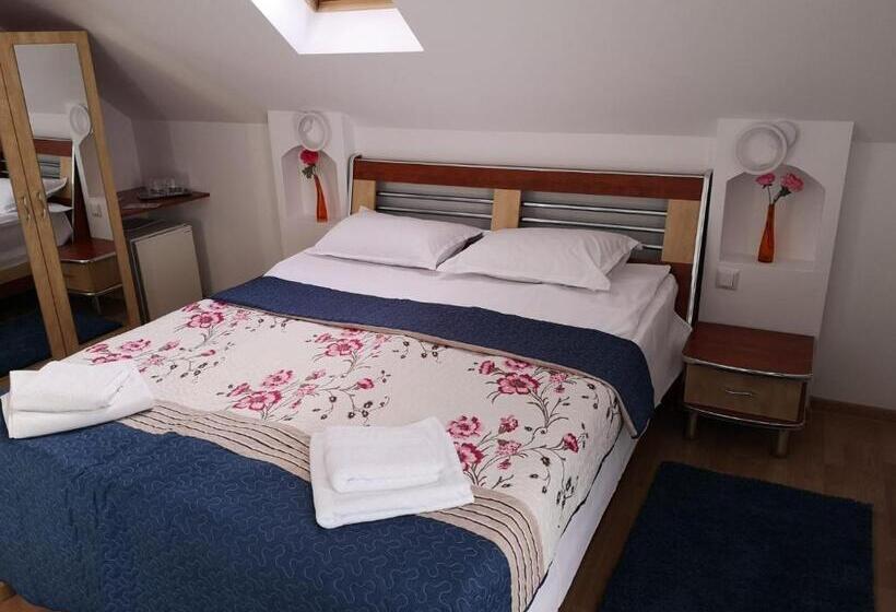 キングサイズベッドのスタンダードルーム, Miraj