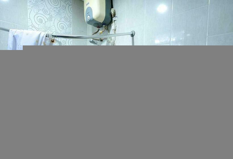 デラックスルーム, Reddoorz @ Avros Guest House Medan