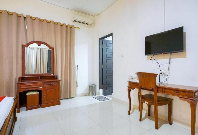 デラックスルーム, Reddoorz @ Avros Guest House Medan