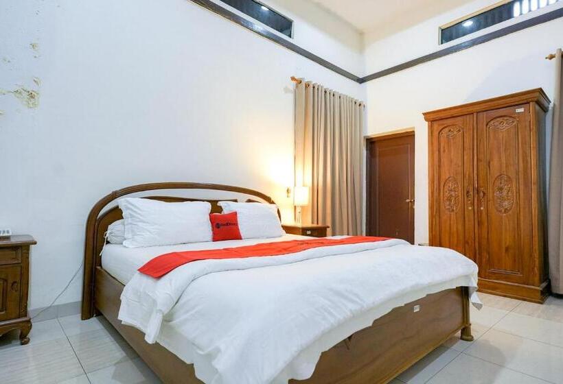 스위트, Reddoorz @ Avros Guest House Medan