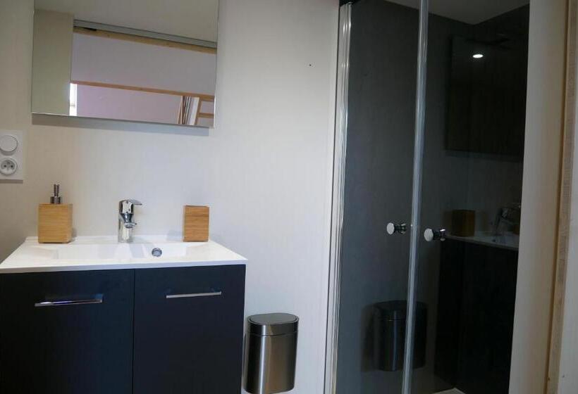 חדר סטנדרט לארבעה, Chambre D Hôte La Grange