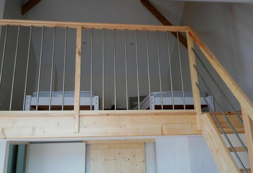 חדר סטנדרט לארבעה, Chambre D Hôte La Grange