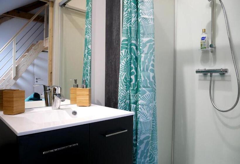 חדר סטנדרט לארבעה, Chambre D Hôte La Grange