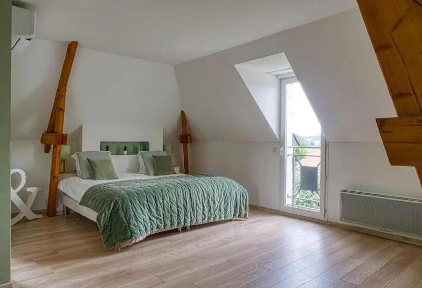 Deluxe Suite King Bed, Magnifique Villa My