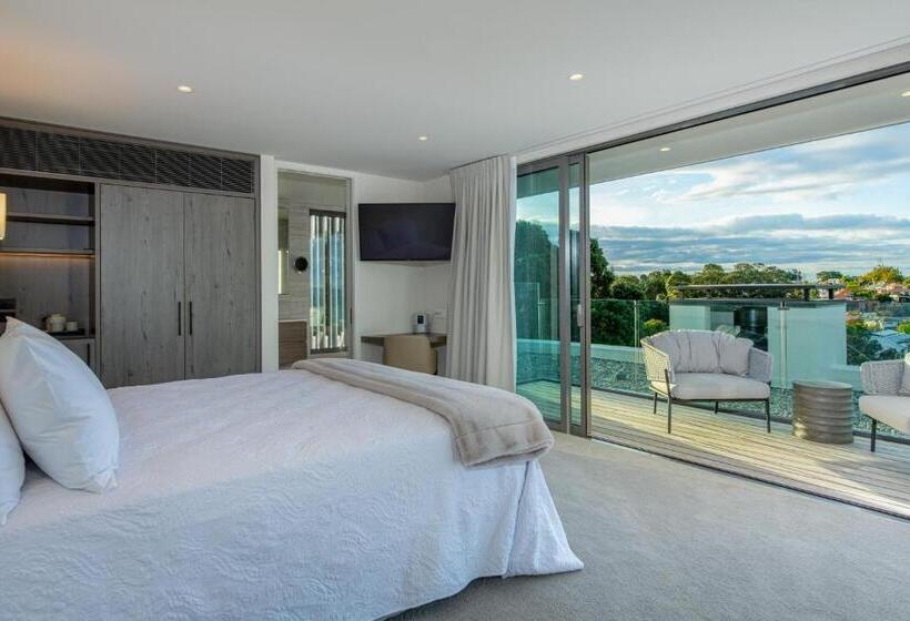 جناح غرفتين نوم, Elements Of Castor Bay