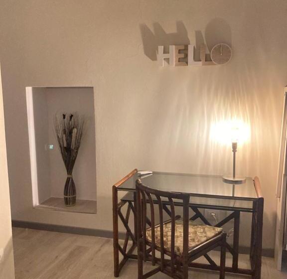 غرفة قياسية ثلاثية, Il Cortile Di Greta