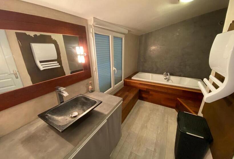 Номер Стандарт Вид на Сад, L Auberge Médocaine