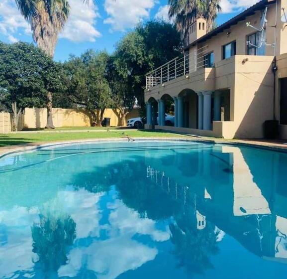 豪华房间, Selina Airport Lodge #emzini