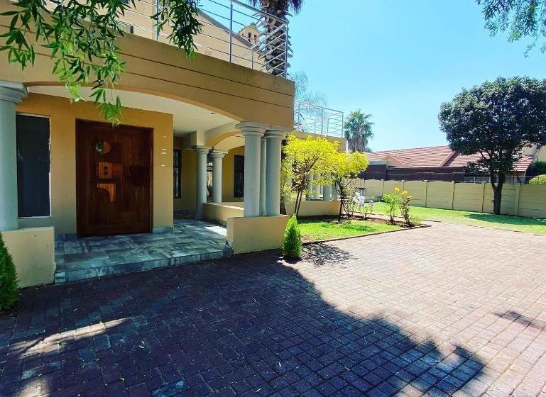 豪华房间, Selina Airport Lodge #emzini