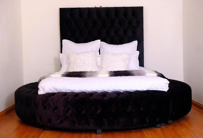 带阳台的豪华间, Selina Airport Lodge #emzini