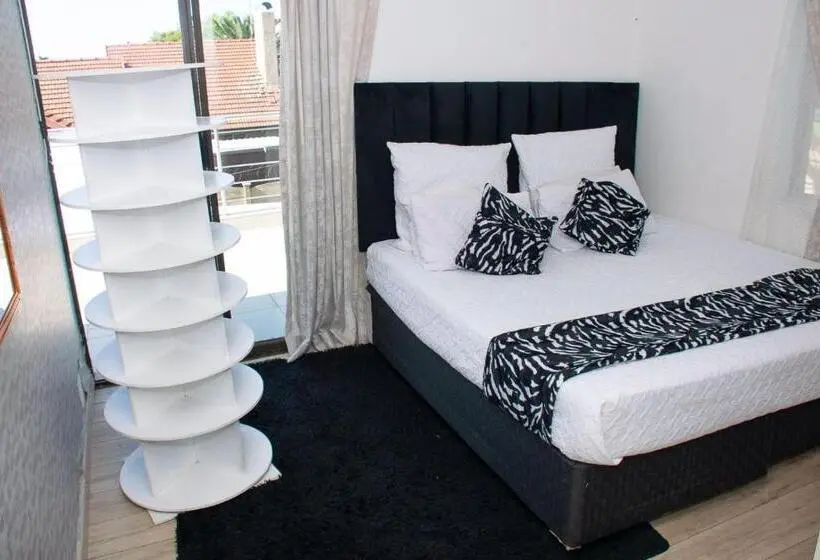اتاق لوکس یک تخته, Selina Airport Lodge #emzini