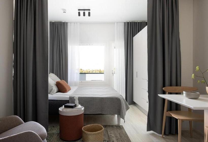 スタンダードスタジオ, Noli Myyrmaki