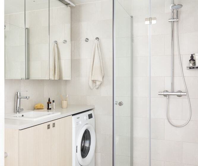 スタンダードスタジオ, Noli Myyrmaki