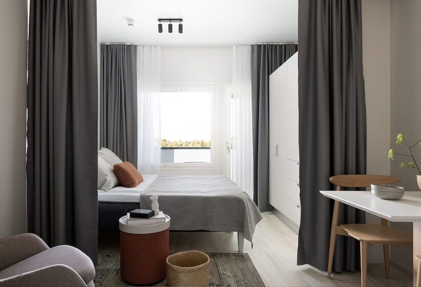 スタンダードスタジオ, Noli Myyrmaki