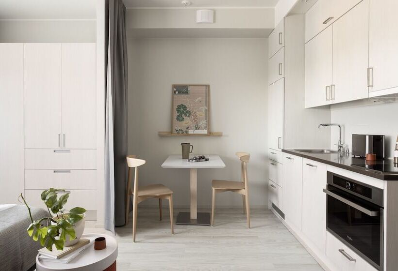 スタンダードスタジオ, Noli Myyrmaki