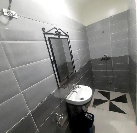 Quarto Economy, Salem Leksor