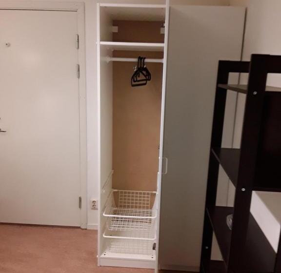 חדר סטנדרט, Knihsgården