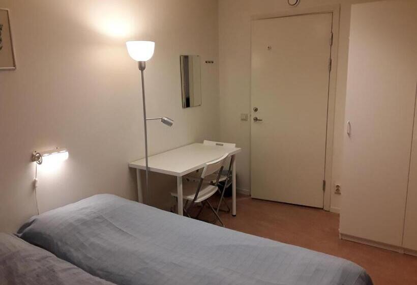 חדר סטנדרט, Knihsgården