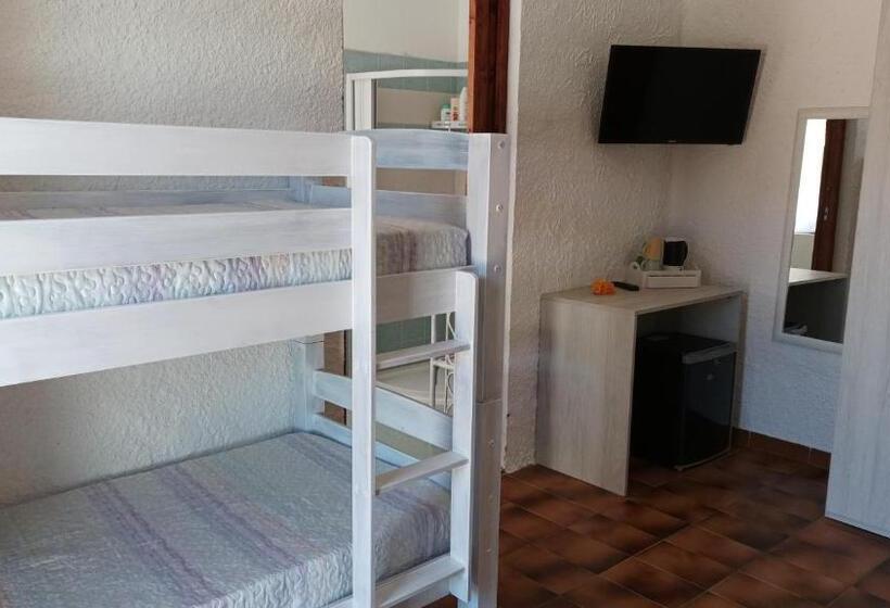 חדר משפחתי, B&b Rena Majore Con Piscina Privata