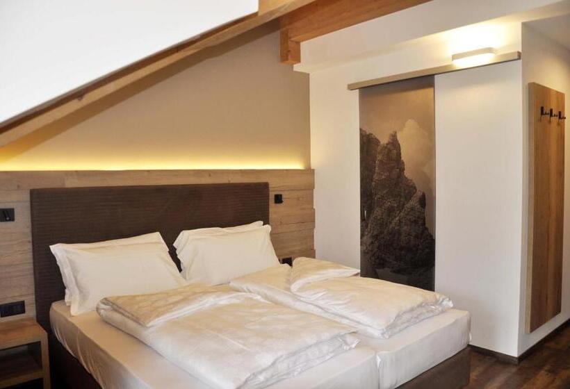 高级大房间, Leonard