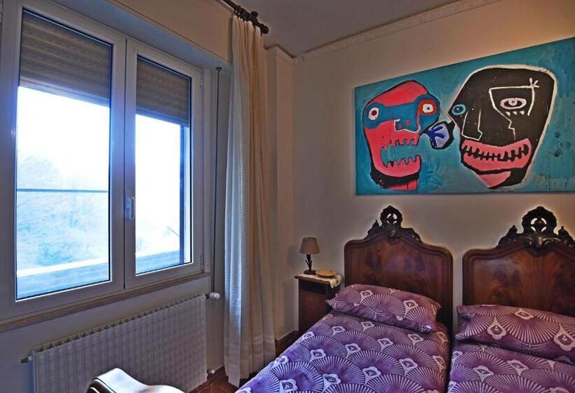 חדר סטנדרט לשלושה עם חדר אמבטיה משוף, B&b Tou Lì