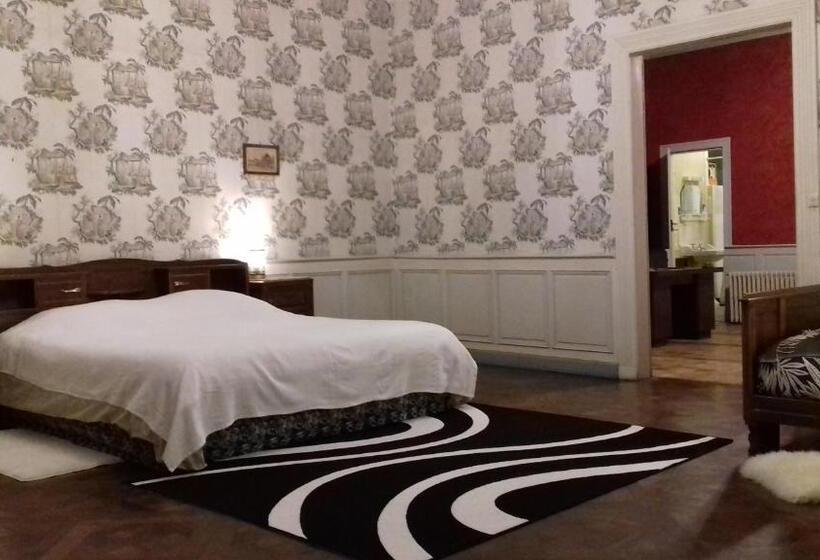 جناح عائلي, Bazar Du Nouveau Siècle