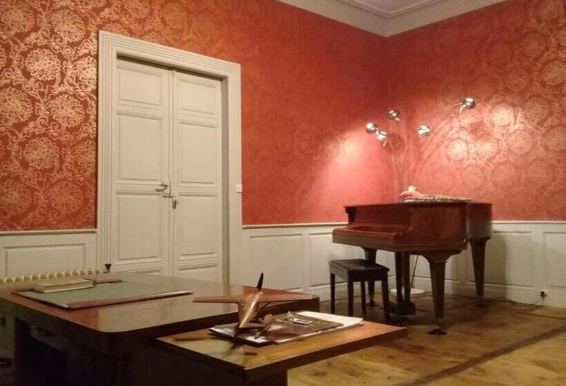 جناح عائلي, Bazar Du Nouveau Siècle