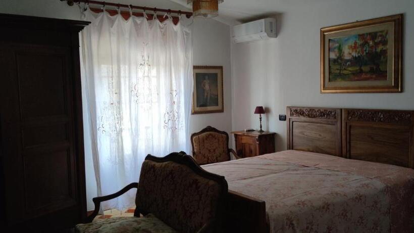 חדר סטנדרט טריפל חדר רחצה חיצוני, Stanze Di Campagna