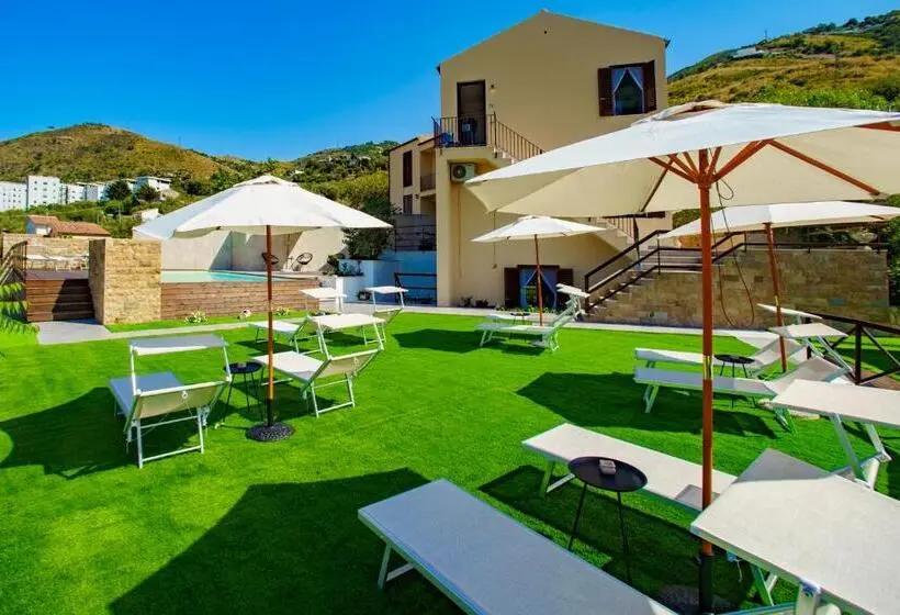 庭の見える１ベッドルームアパートメント, Pater Meus Suites   Sea View, Pool & Parking