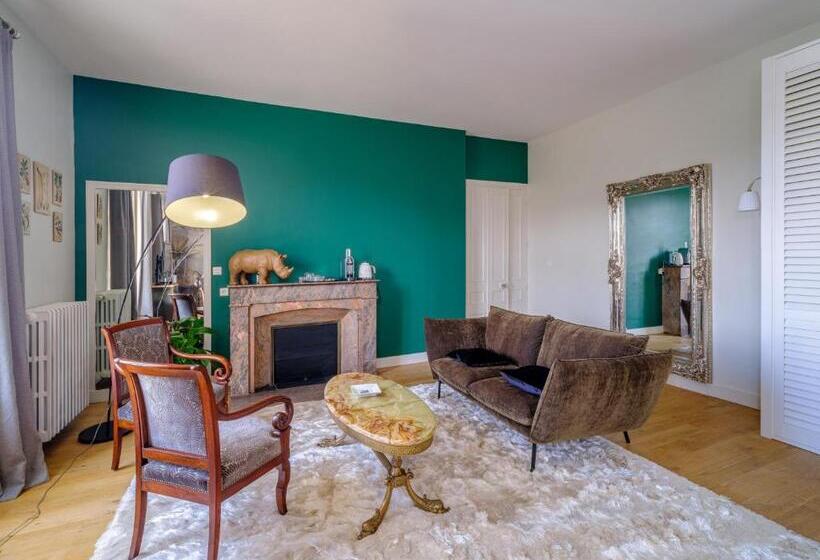 חדר דחוקס עם מיטת קינג, Aux Marquises