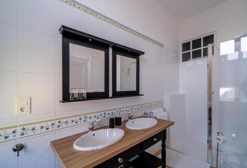 חדר דלוקס, Aux Marquises