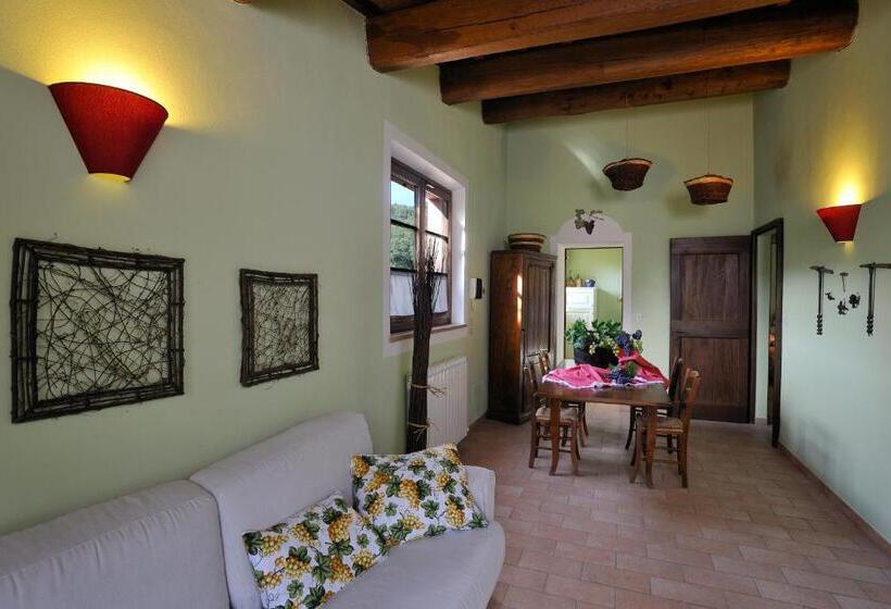 آپارتمان 1 خوابه با تراس, Agriturismo Il Corniolo